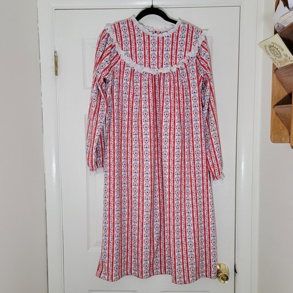 Lanz Of Salzburg Girls Nightgown Size XL 14/16 Red Heart Tyrolean Classic Fleece - Picture 1 of 9
